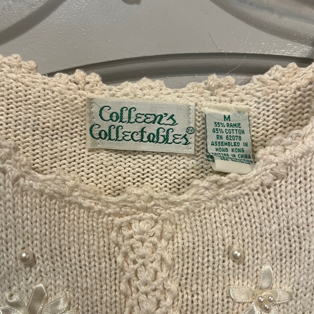 Vintage Cream Floral ribbon Embroidered and pearl beaded tunic style Sweater. - Picture 2 of 10